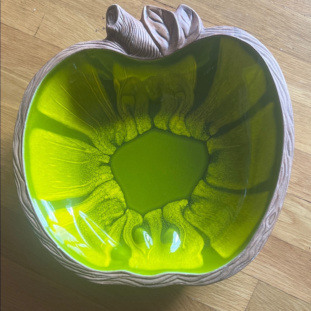 Green Apple-Shaped Decorative Bowl - vintage Apple pottery sequoia ware salad Bo